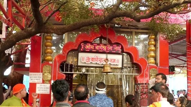 છત પડતા એક મહિલા શ્રદ્ધાળુનું મોત