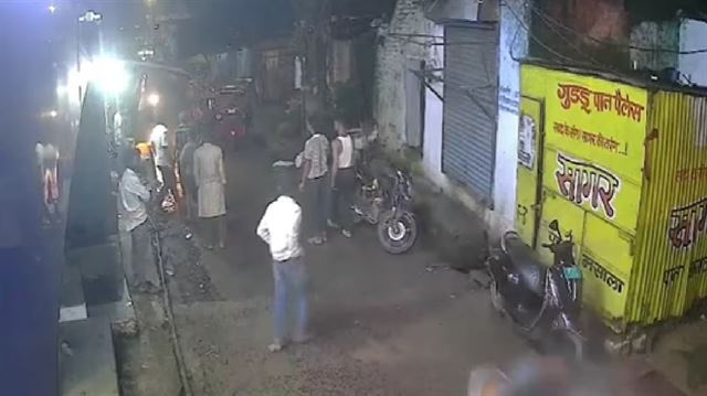 ચાવાળાએ ઉકળતું પાણી યુવક પર ફેંક્યું