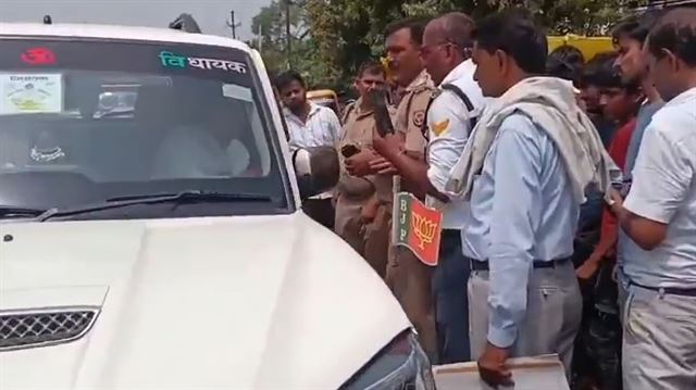 કોન્સટેબલ અને યુવક વચ્ચે ઝઘડો