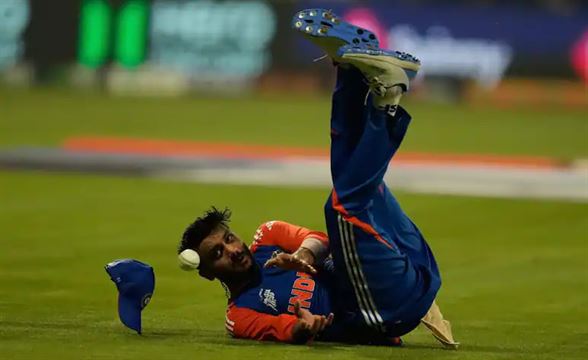 અક્ષર આ મેચમાં માત્ર એક જ ઓવર નાખી શક્યો હતો