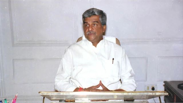 મેયર તરીકે રાજકીય કારકિર્દીની શરૂઆત કરી